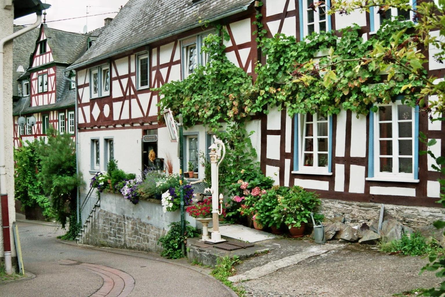 Gaestehaus Ina-Maria, Apartments Obernhof المظهر الخارجي الصورة